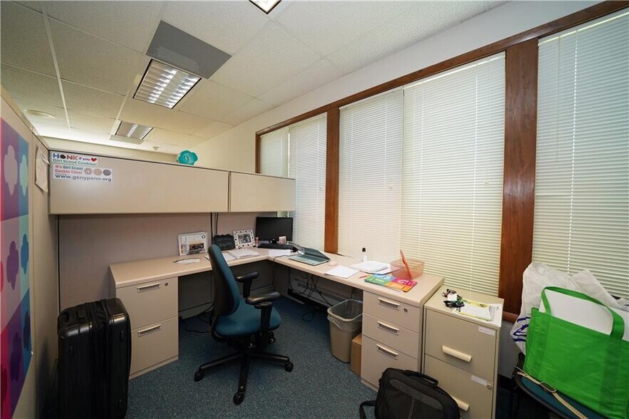 More Photos Of 226 Colonial Dr, Horseheads Office For Sale