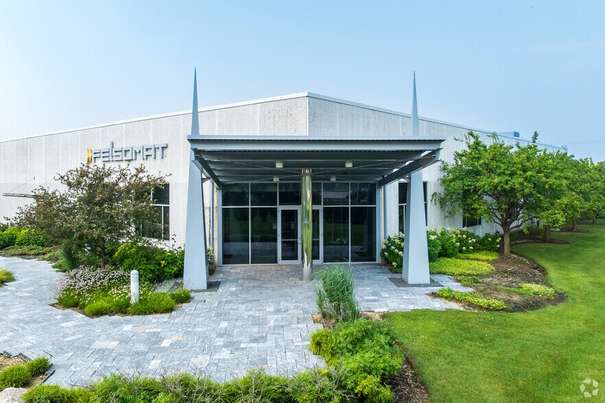 More Photos Of 1700 N Penny Ln, Schaumburg Manufacturing For Sale