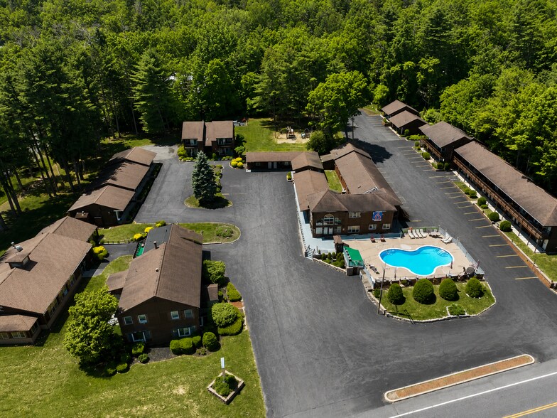 More Photos Of 1545 Us-9, Lake George Hotel For Sale