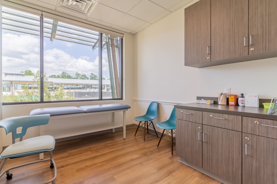 More Photos Of 26400 Kuykendahl Rd, Spring Storefront Retail Office For Sale