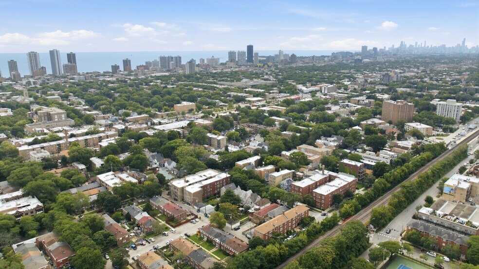 More Photos Of 1766 W Granville Ave, Chicago Apartments For Sale