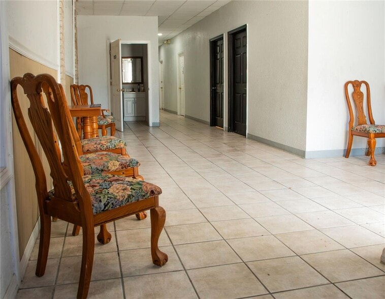 More Photos Of 242 S Scenic Hwy, Lake Wales Auto Repair For Sale