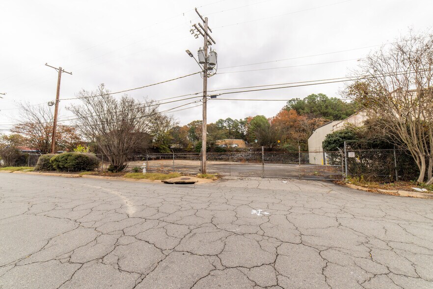 More Photos Of 3007 S Elm St, Little Rock Manufacturing For Lease