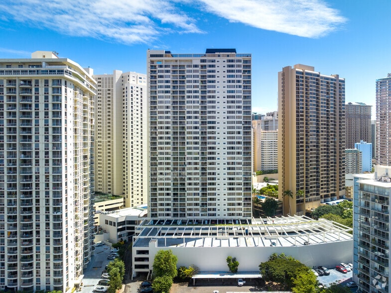 More Photos Of 400 Hobron Ln, Honolulu Apartments For Sale