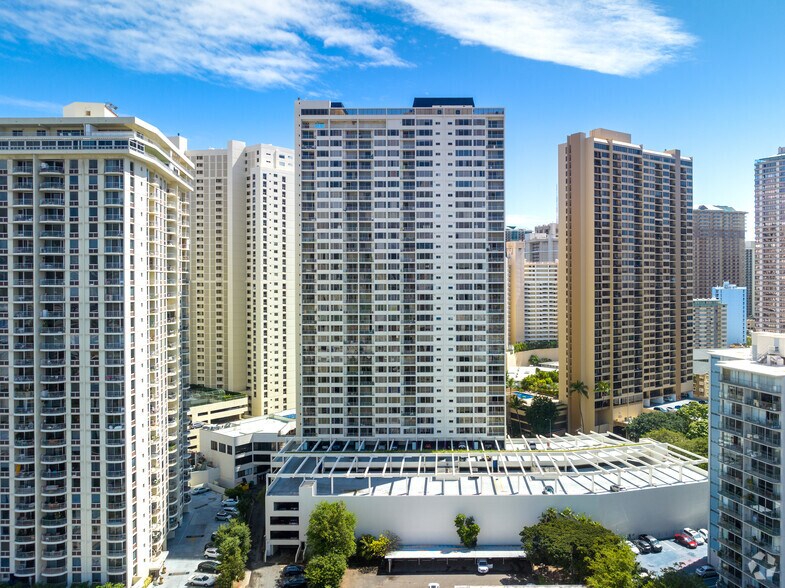 More Photos Of 400 Hobron Ln, Honolulu Apartments For Sale