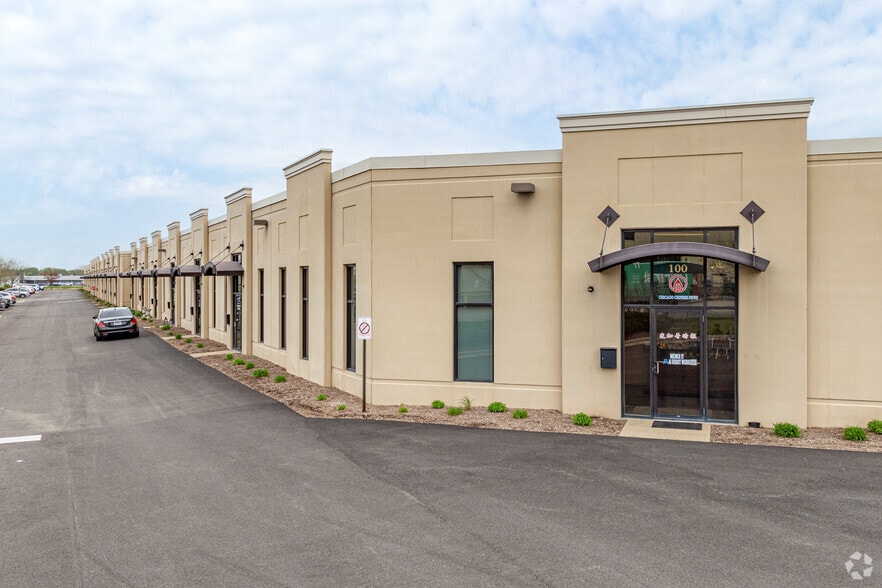 More Photos Of 424 Fort Hill Dr, Naperville Warehouse For Sale