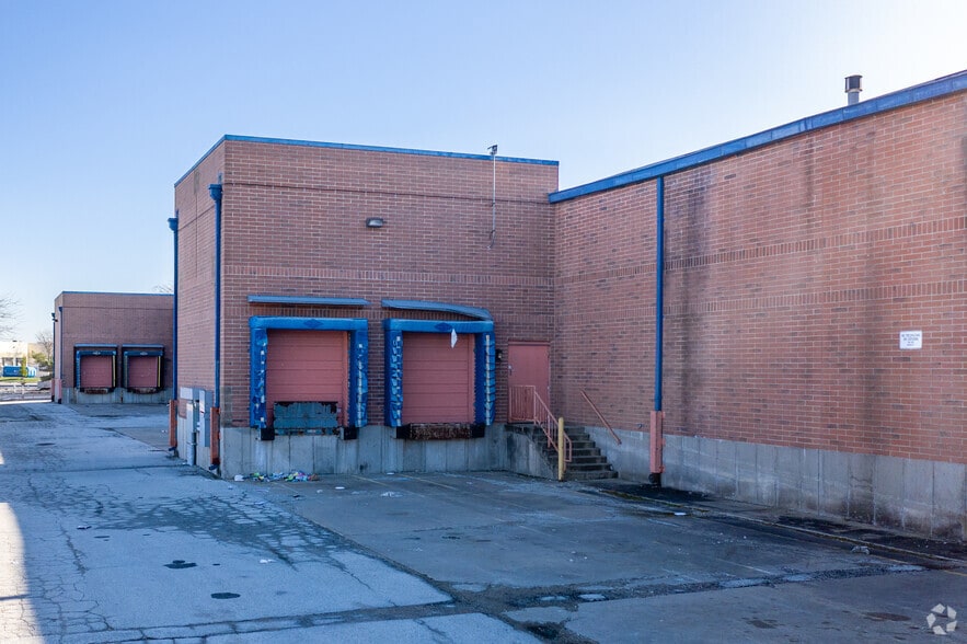 More Photos Of 13720-13920 40 Hwy, Independence Storefront For Sale