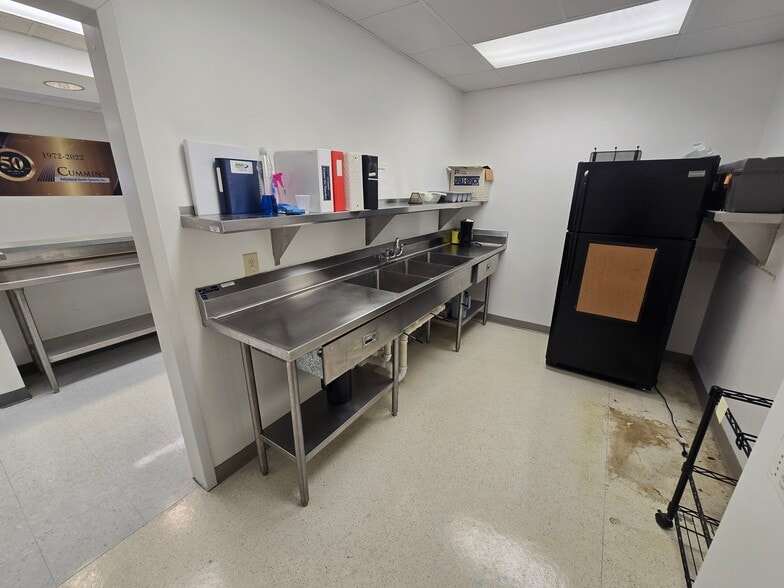 More Photos Of 2 Depot St, Greencastle Medical For Sale