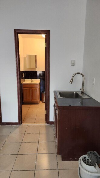 More Photos Of 4365 Bowne St, Flushing Office Residential For Lease