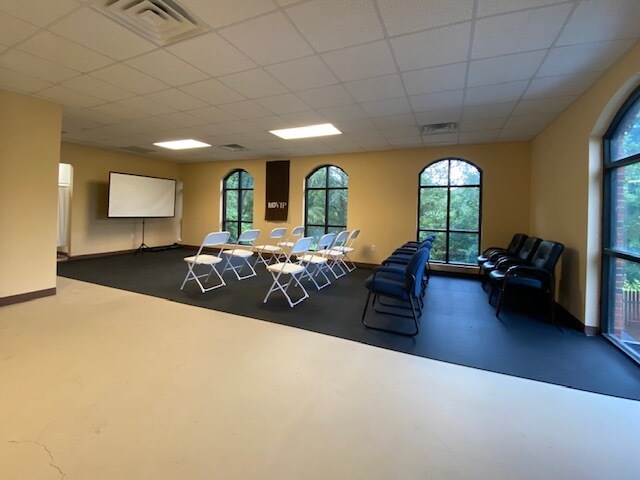 More Photos Of 1930 Powder Springs Rd, Marietta Medical For Lease