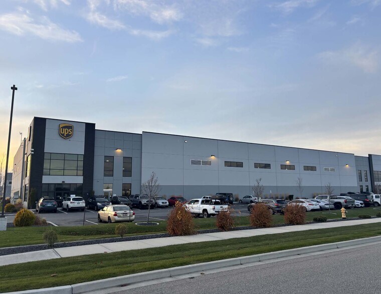 More Photos Of 9210 W Harlan Ln, Spokane Distribution For Lease