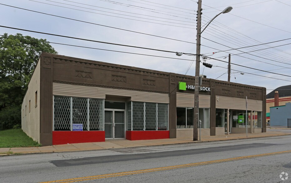 More Photos Of 4000-4002 Glenway Ave, Cincinnati Storefront For Lease