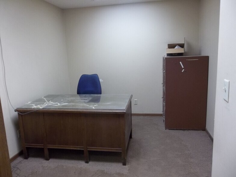 More Photos Of 1250 Tank Street, Neodesha Industrial For Sale