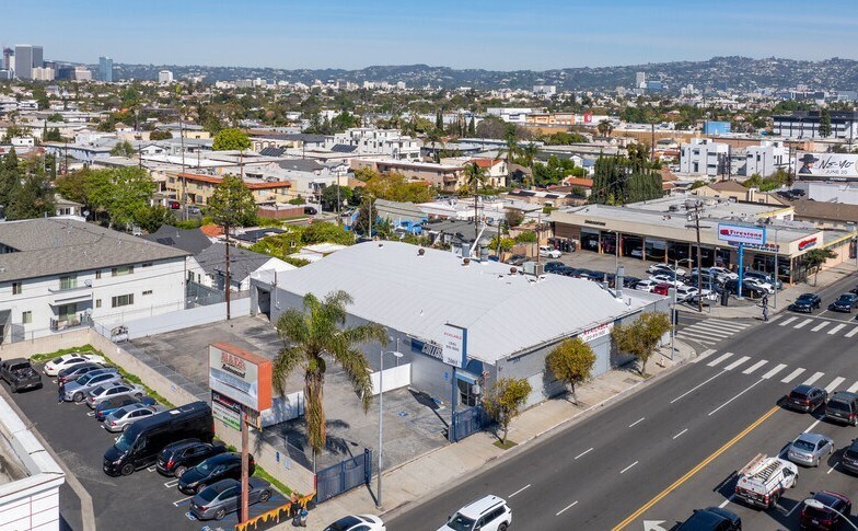 More Photos Of 2001 S La Cienega Blvd, Los Angeles Warehouse For Lease