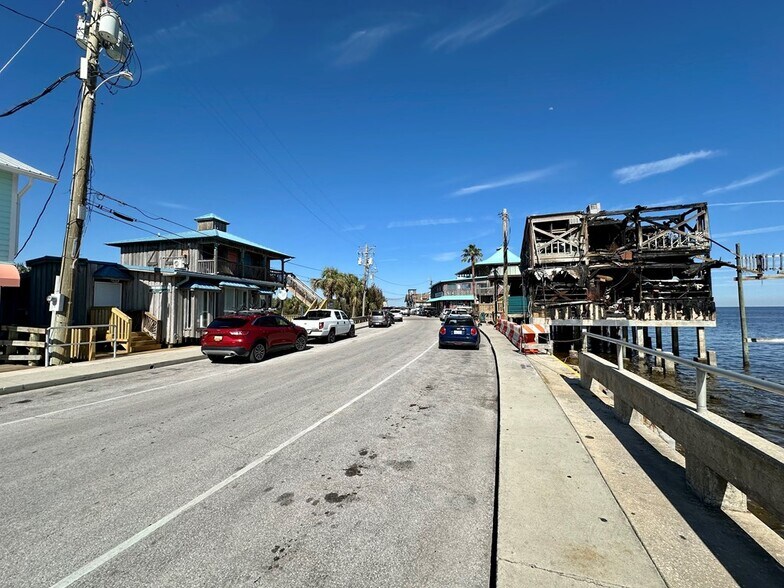 More Photos Of 450 Dock St, Cedar Key Freestanding For Sale