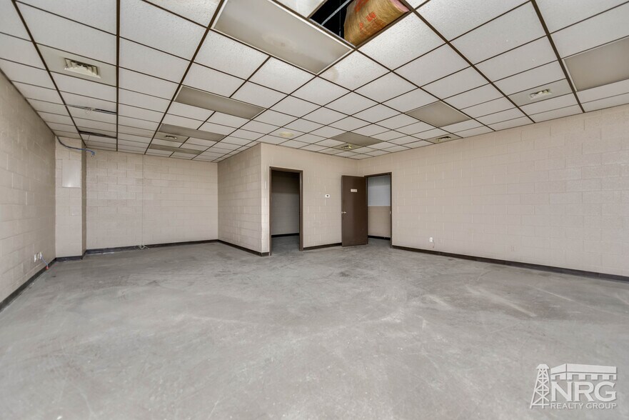 More Photos Of 701 W Murphy St, Odessa Manufacturing For Sale