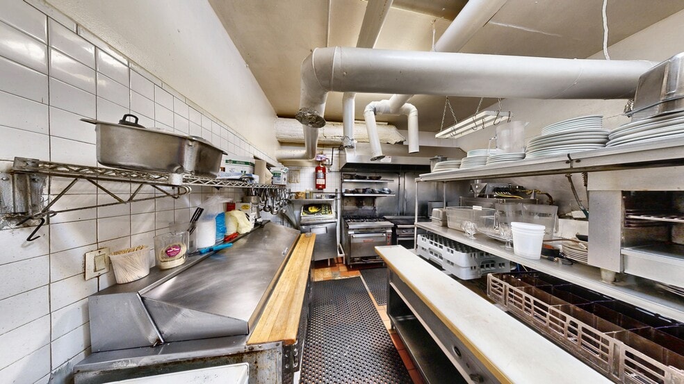 More Photos Of 195 Bedford Ave, Brooklyn Multifamily For Sale