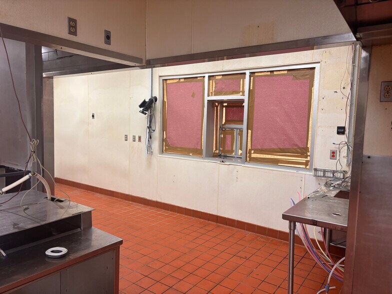 More Photos Of 1295 S 11th St, Niles Fast Food For Lease