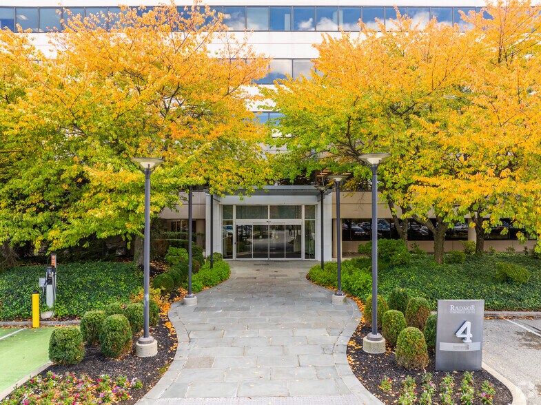 More Photos Of 100 Matsonford Rd, Radnor Unknown For Lease