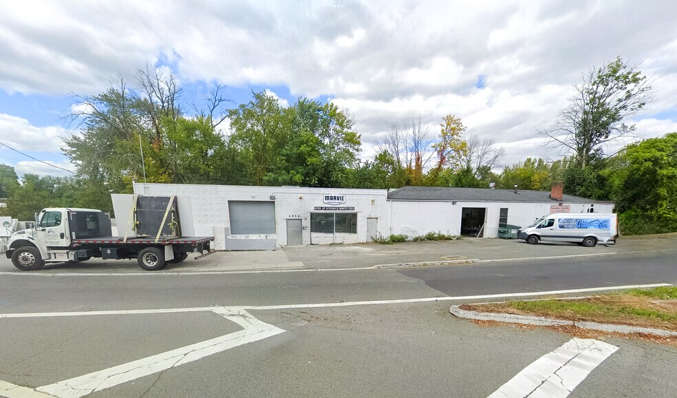 More Photos Of 1050-1052 Valley St, Vauxhall Warehouse For Sale