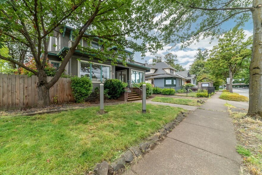 More Photos Of 354 W 6th Ave, Eugene Storefront Retail Office For Sale