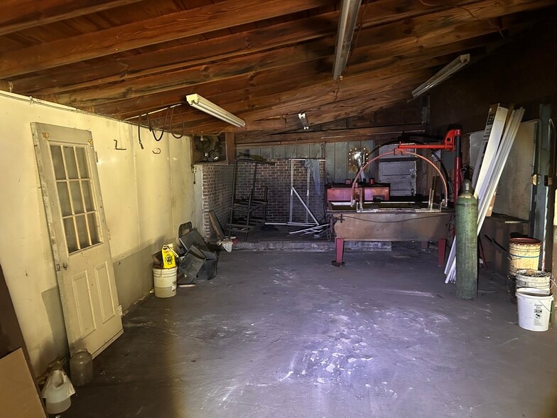 More Photos Of 27348 NC Highway 125, Scotland Neck Auto Repair For Sale