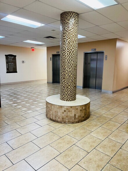 More Photos Of 7812 Gateway Blvd E, El Paso Medical For Sale