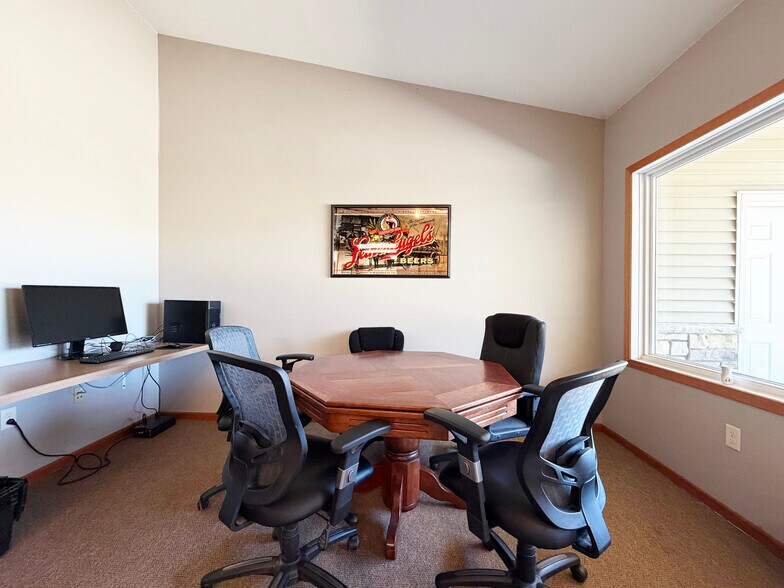 More Photos Of 359 Elm st, New Auburn Freestanding For Sale