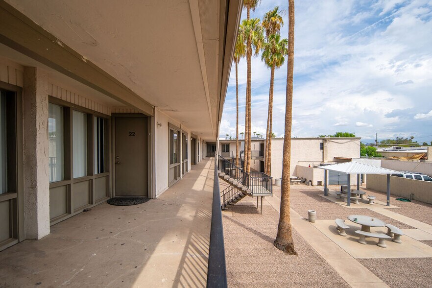 More Photos Of 2432 W Turney Ave, Phoenix Shelter For Sale