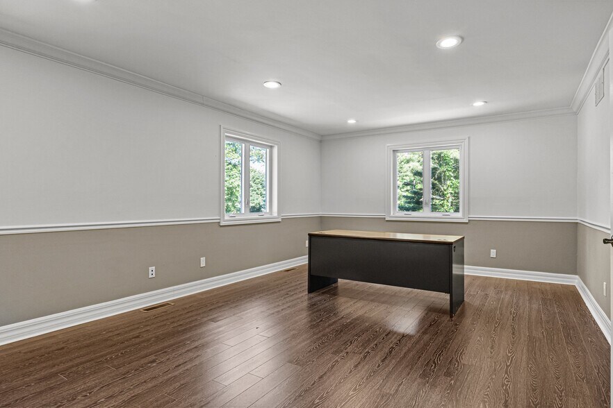 More Photos Of 352 Monmouth Rd, Millstone Township Office For Lease