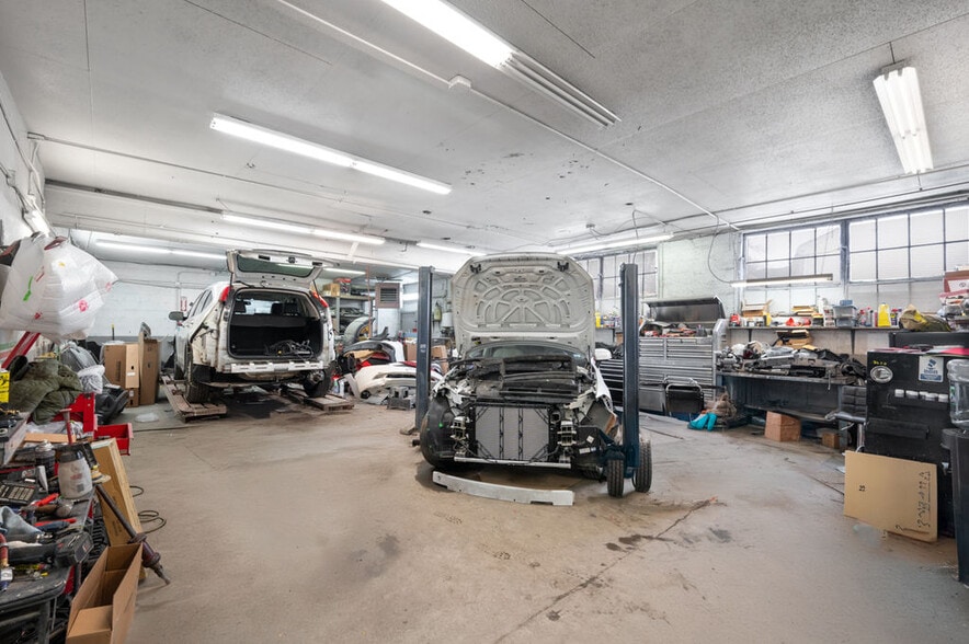More Photos Of 20 Woodland St, Methuen Auto Repair For Sale