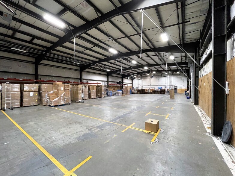 More Photos Of 3440 Black & Decker, Hope Mills Distribution For Lease