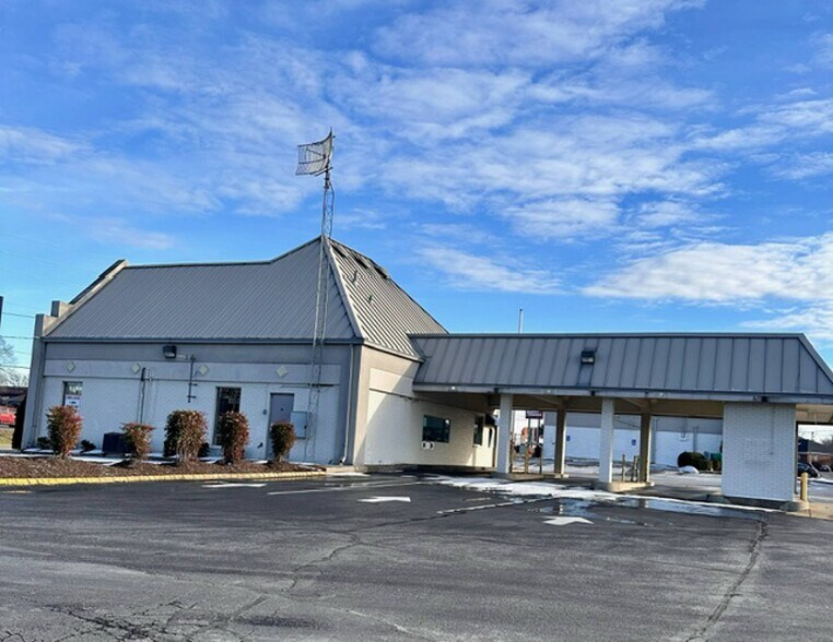 More Photos Of 1747 Scottsville Rd, Bowling Green Bank For Lease