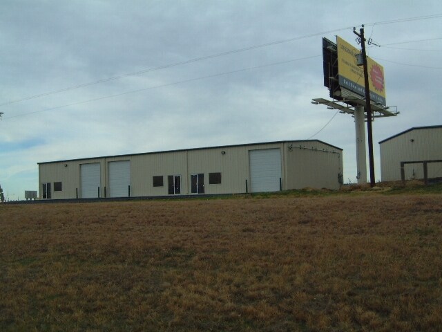 More Photos Of 850 Blue Mound Rd W, Haslet Warehouse For Lease