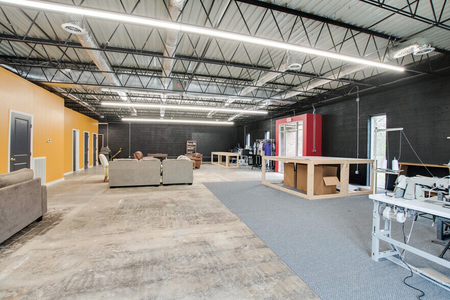 More Photos Of 2305 Holmes Ave NW, Huntsville Loft Creative Space For Sale