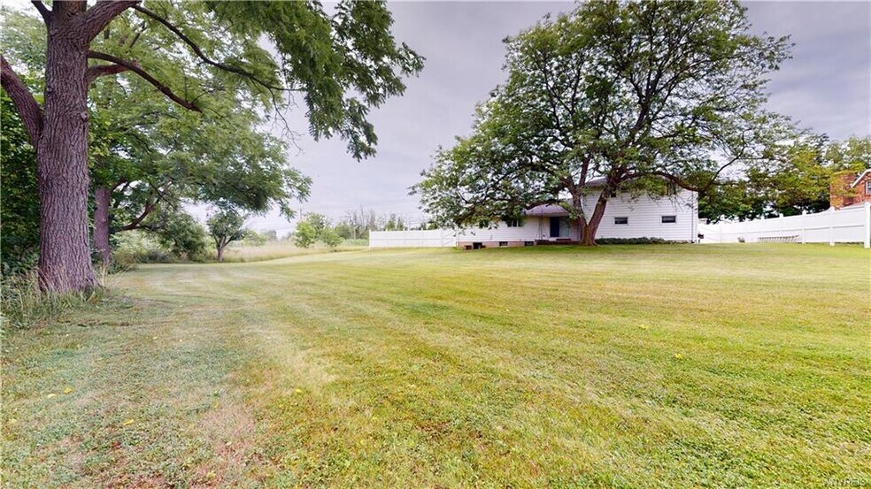 More Photos Of 2305 Lockport Rd, Sanborn Multifamily For Sale