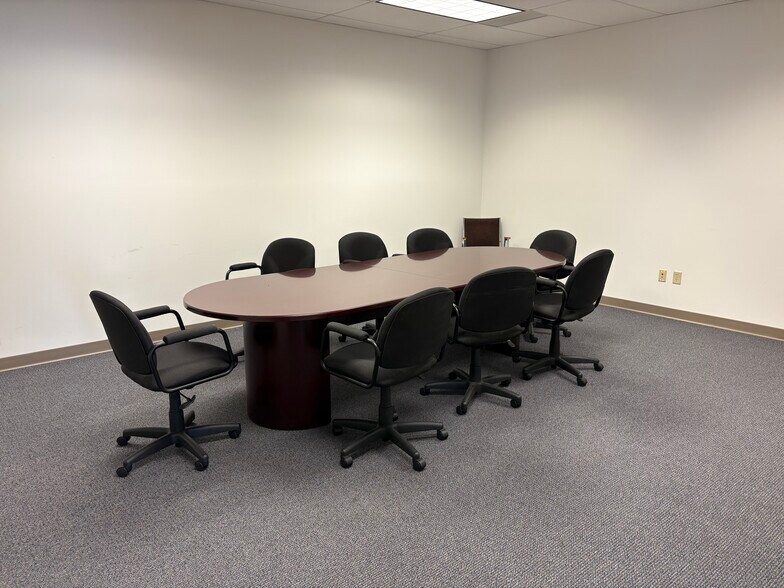 More Photos Of 2452 Truax Blvd, Eau Claire Warehouse For Lease