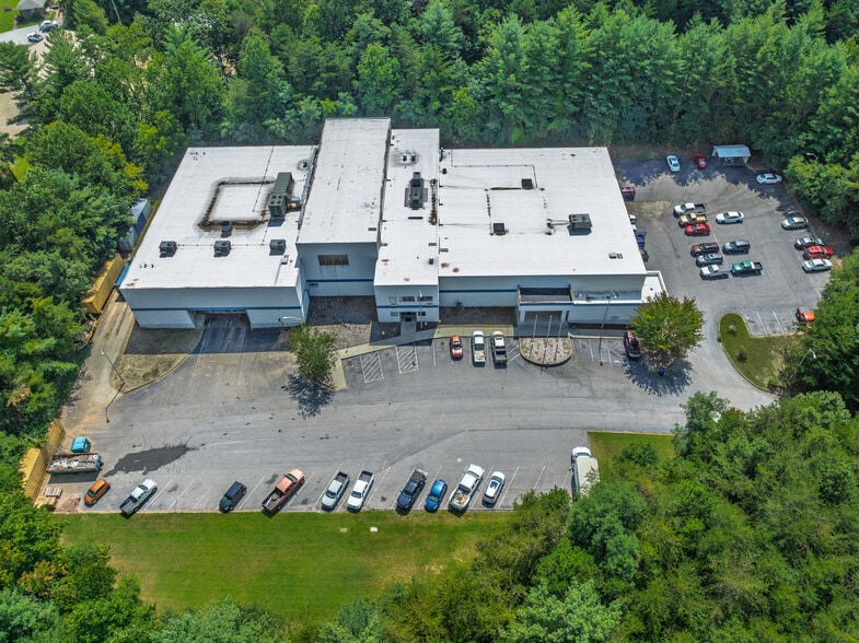 More Photos Of 230 Sardis Rd, Asheville Distribution For Sale