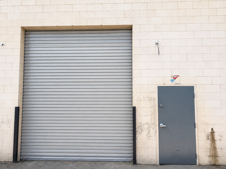 More Photos Of 12555 Branford St, Pacoima Warehouse For Lease