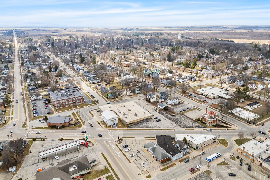 More Photos Of 400 Blackburn St, Ripon Specialty For Sale