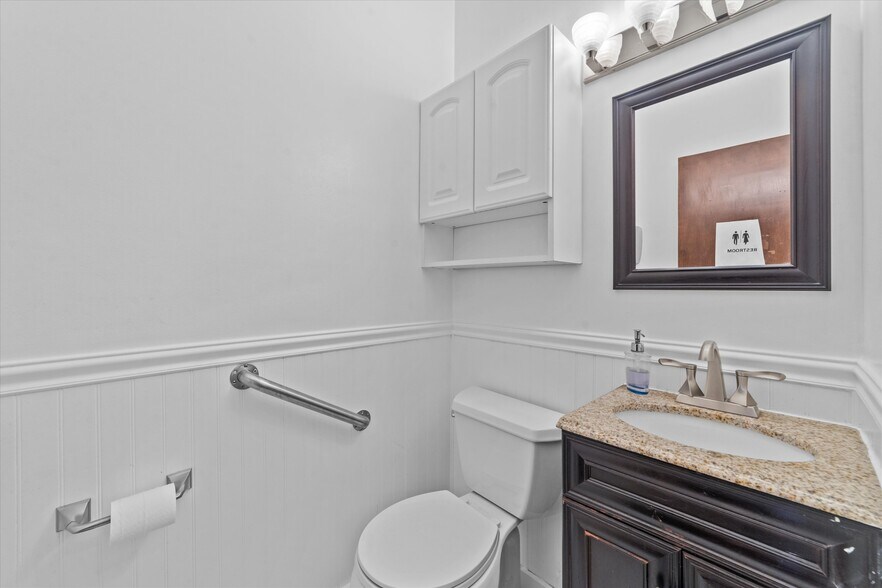 More Photos Of 130 Pondfield Rd, Bronxville Medical For Lease