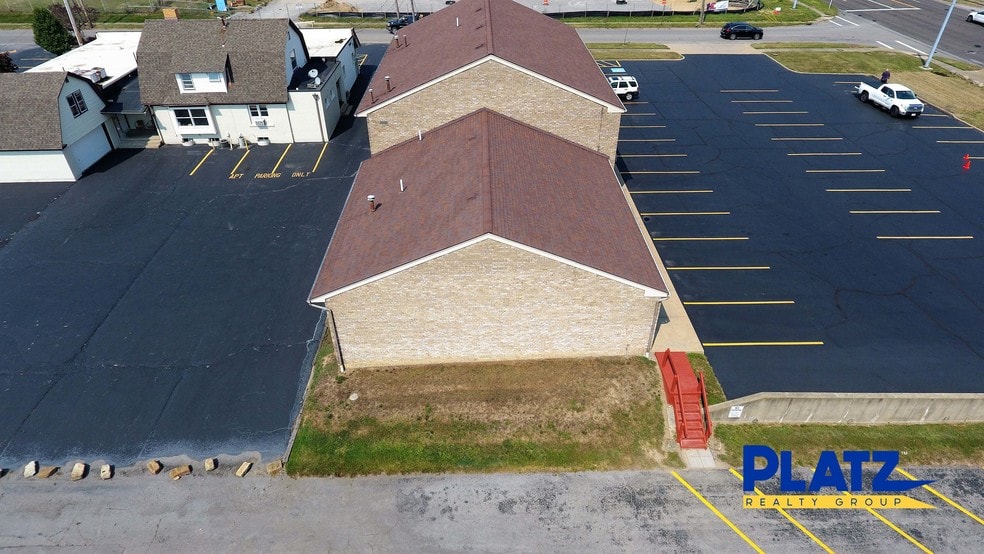 More Photos Of 7510 Market St, Youngstown Storefront Retail Office For Lease