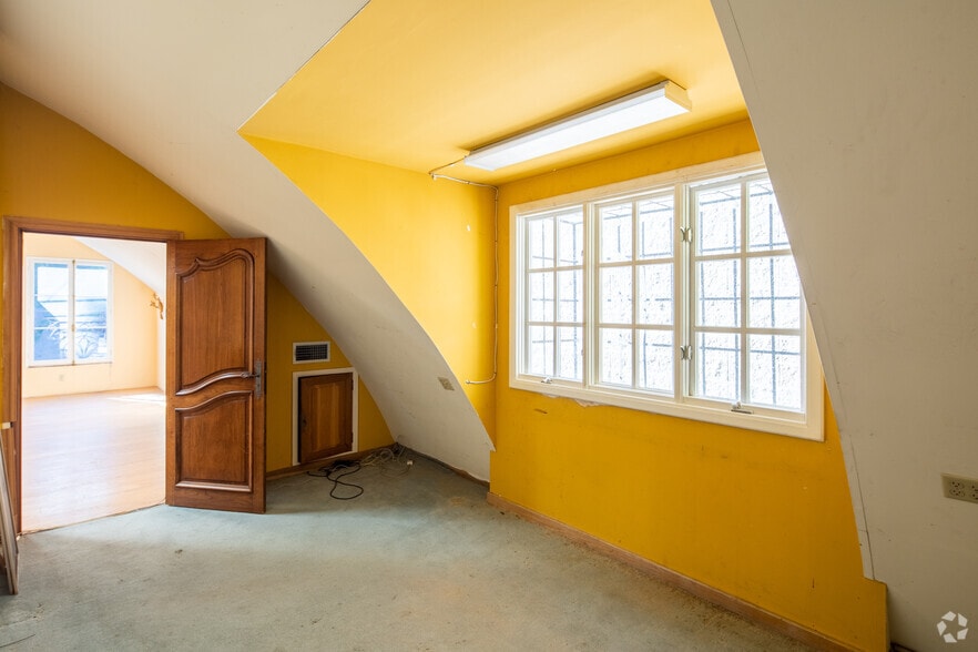 More Photos Of 1832 S Sepulveda Blvd, Los Angeles Storefront Retail Residential For Sale