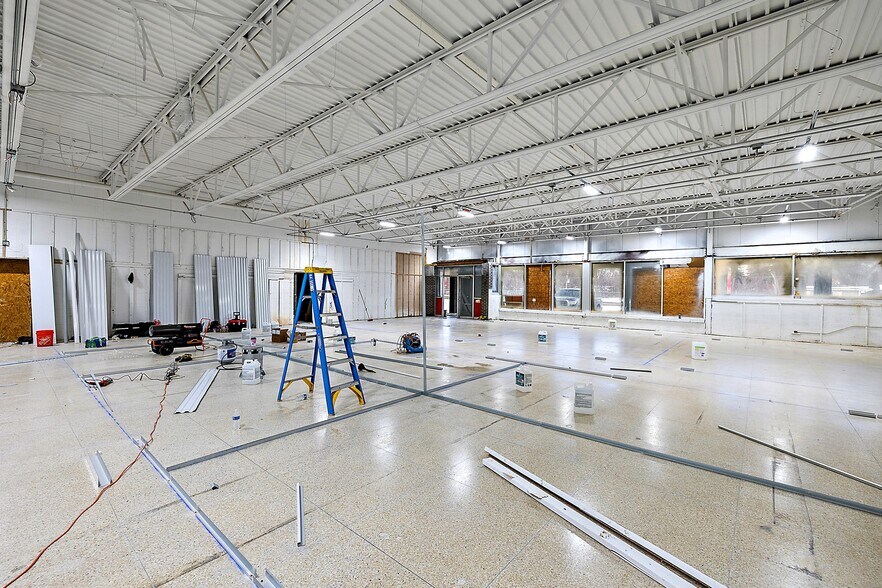 More Photos Of 3402 Richfield Rd, Flint Freestanding For Lease