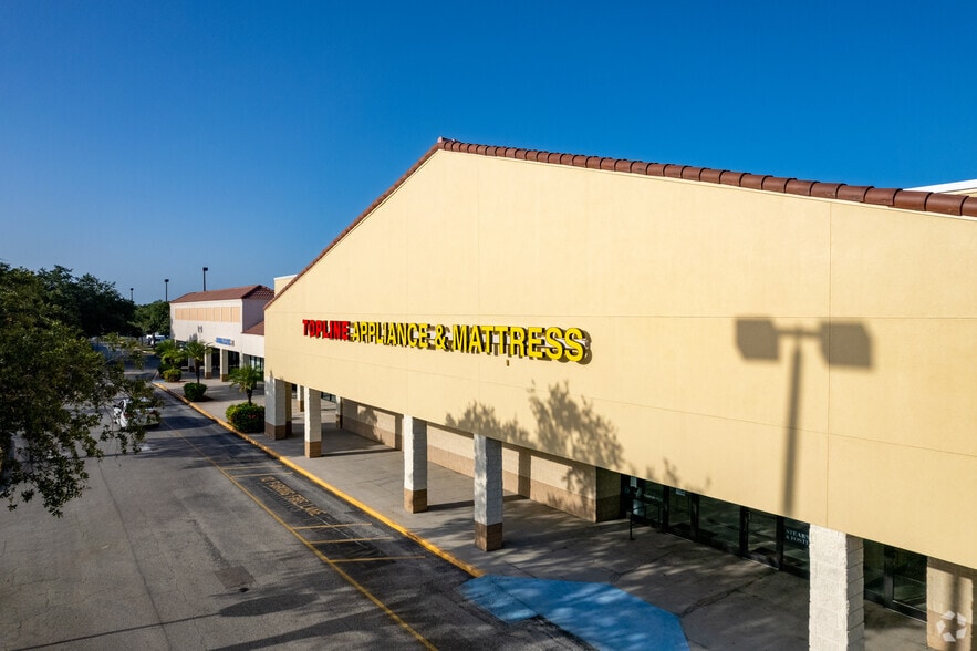 More Photos Of 1450 N Courtenay Pky, Merritt Island General Retail For Sale