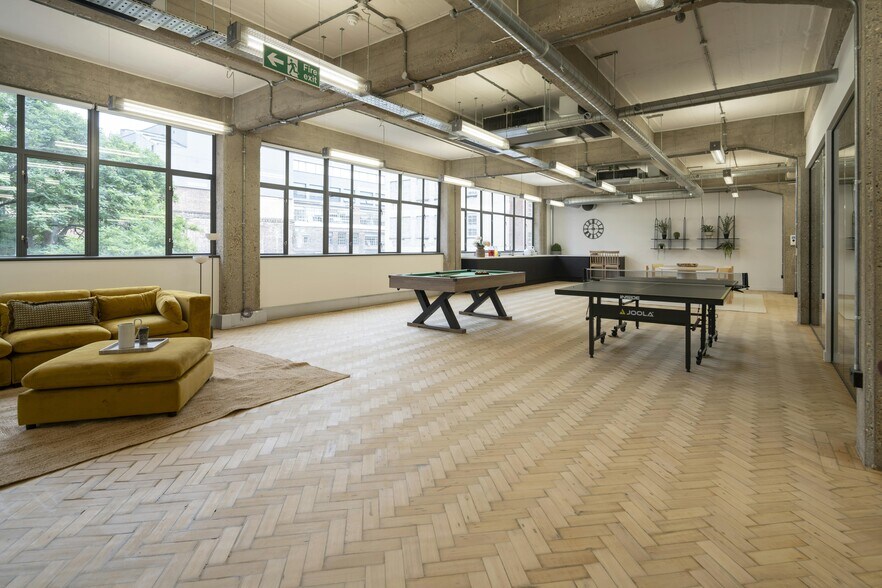 More Photos Of 15-27 Gee St, London Office Residential For Lease