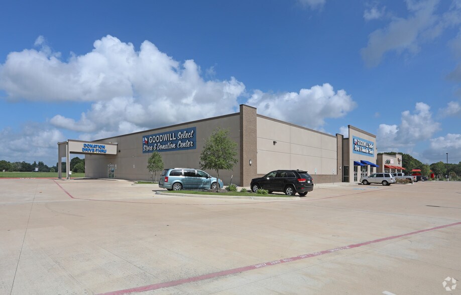 More Photos Of 253 Bypass 35 N, Alvin Unknown For Lease