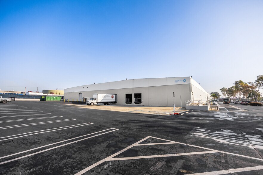 More Photos Of 525 Maple Ave, Torrance Distribution For Lease