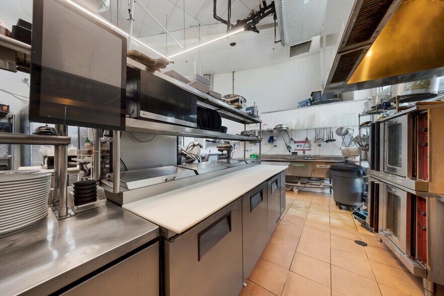 More Photos Of 5445 Collins Ave, Miami Beach Apartments For Sale
