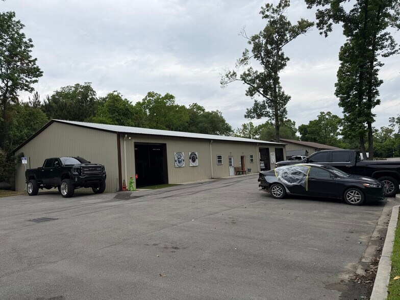 More Photos Of 1949 Dulsey Rd, Charleston Light Distribution For Lease